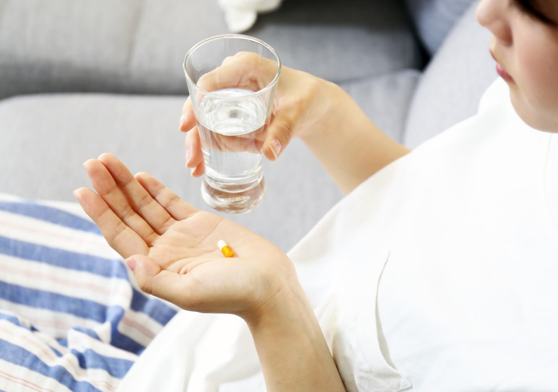 อันตรายจากการซื้อยารับประทานเอง ผลเสียที่อาจเกิดขึ้นและข้อควรระวัง